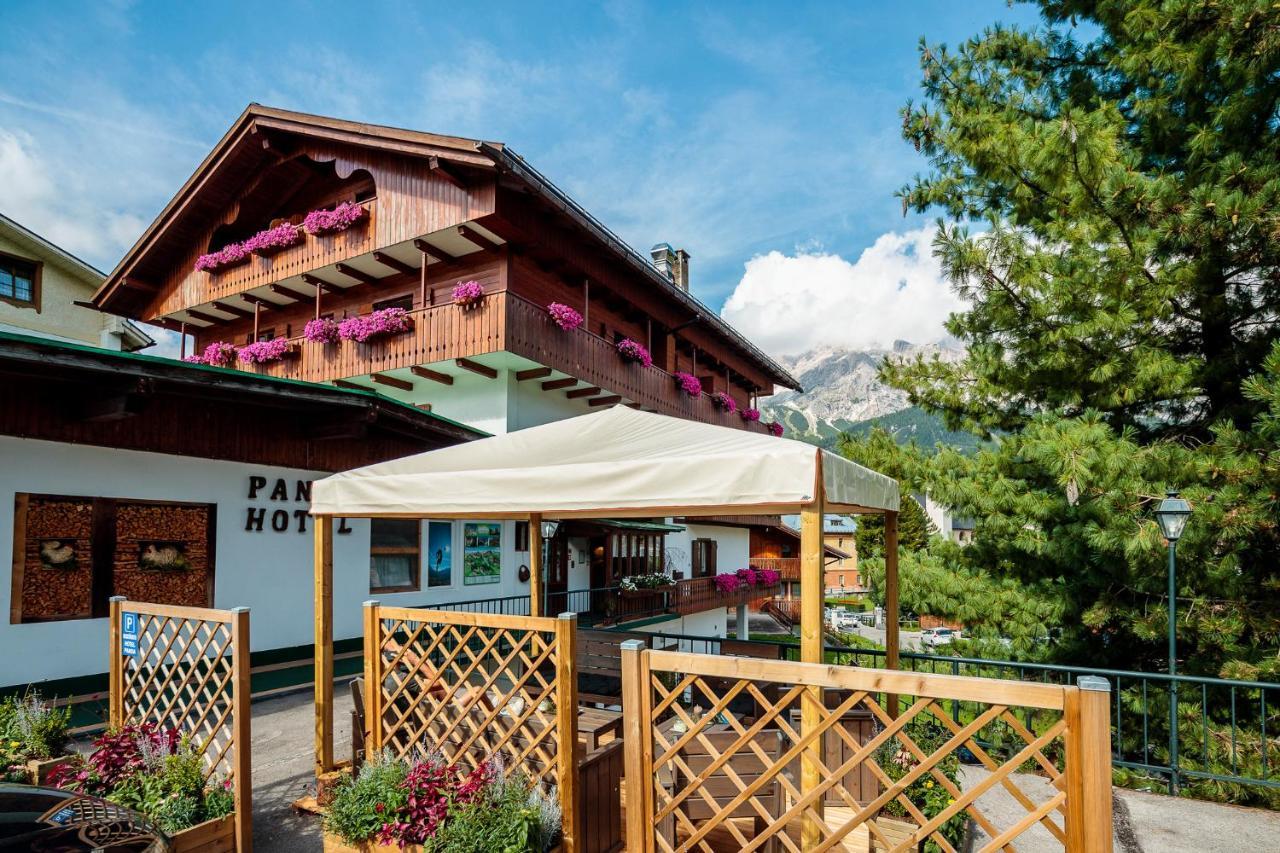 Hotel Panda Cortina- Ricarica Auto Elettriche Cortina dʼAmpezzo Exteriör bild